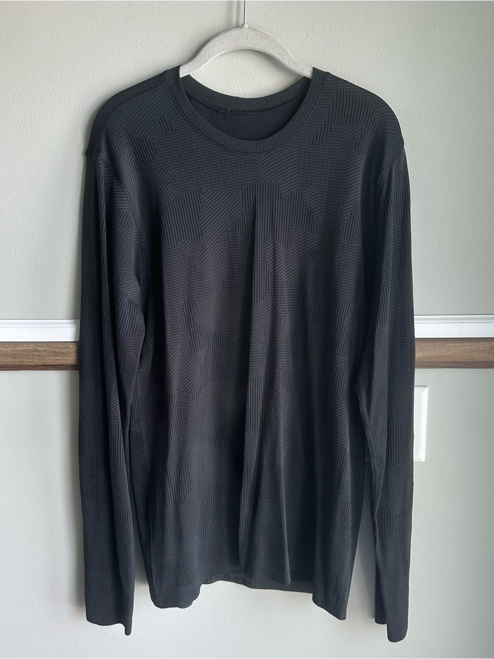 Lululemon Metal Vent Breathe Tech Long Sleeve Performance Black